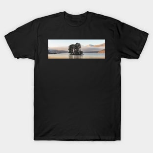 'Early Morning Light and Mist', Loch Tay, Kenmore. T-Shirt